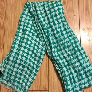 Gap Houndstooth Scarf